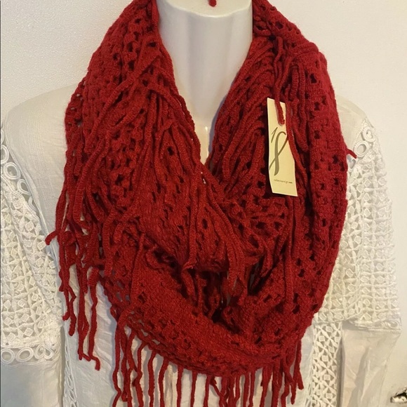 Dressbarn Fringes Red Loop Scarf NWT - Picture 2 of 2